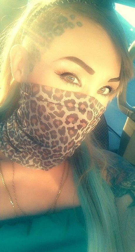 sinssexytattoosntitties modelo pornografico fotos