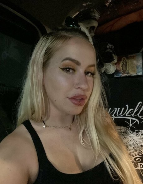 milfryleerae modelo pornografico fotos