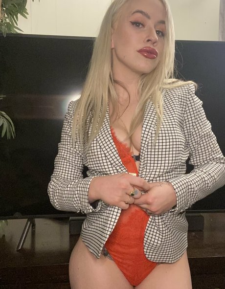 milfryleerae estrella pornografica imágenes