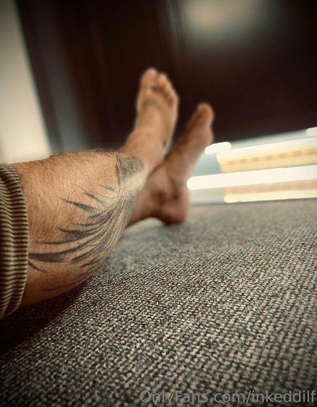 inkeddilf actriz perfecta foto