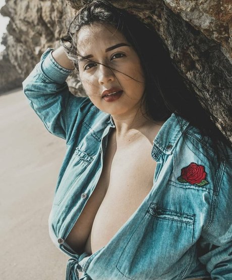 Karen Pinargote Torres estrella desnuda imágenes