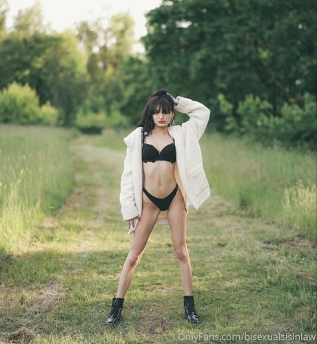 bisexualsisinlaw modelo desnudos galería