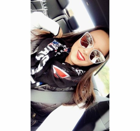 Lizzy Maguire estrella porno hermosa foto