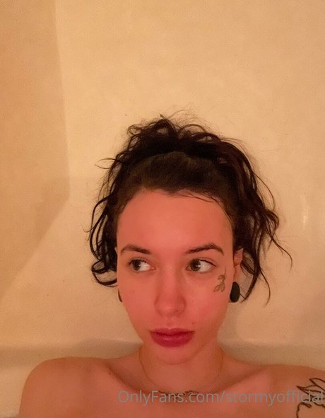 stormyofficial modelo desnudo recopilación