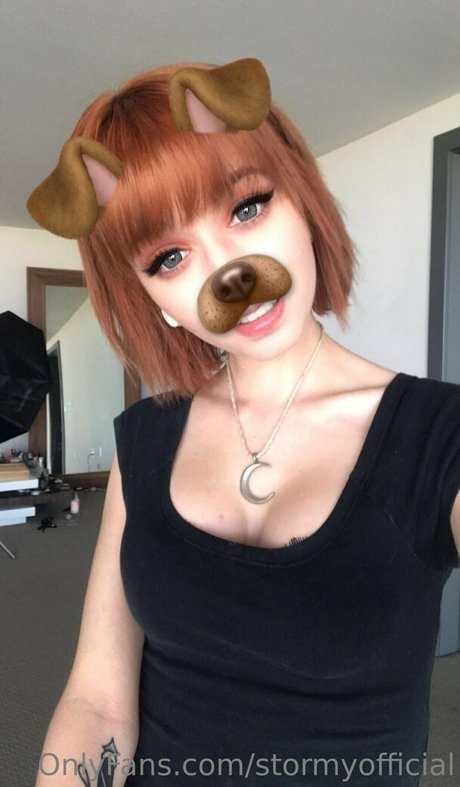 stormyofficial estrella porno de arte foto