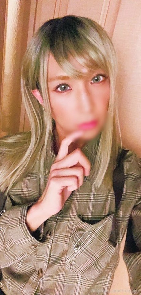 riremagic actriz de alta calidad archivo