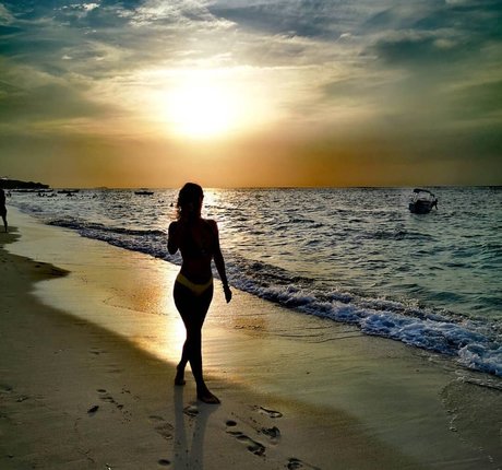 Lara Moreno modelo de arte archivo