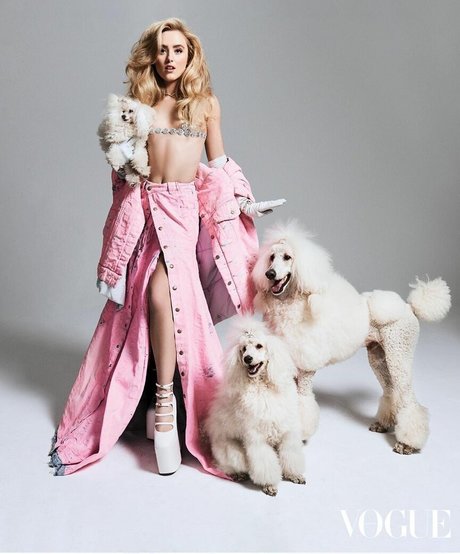 Kathryn Newton modelo caliente imagen