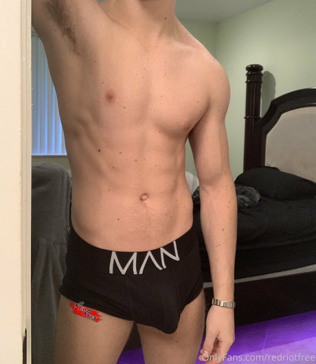 tira de bikini onlyfans porno xxx imágenes