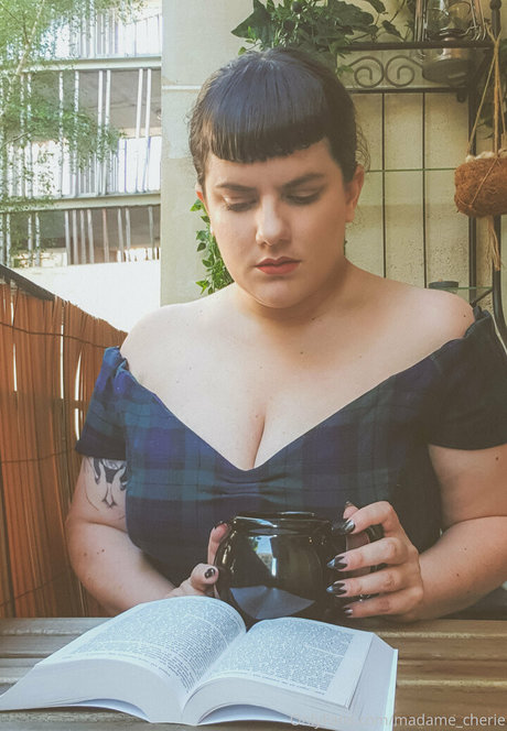 madame cherie actriz caliente galería