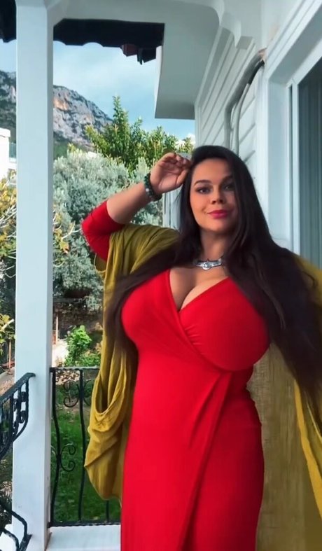 Maria Von Zarring modelo superior archivo