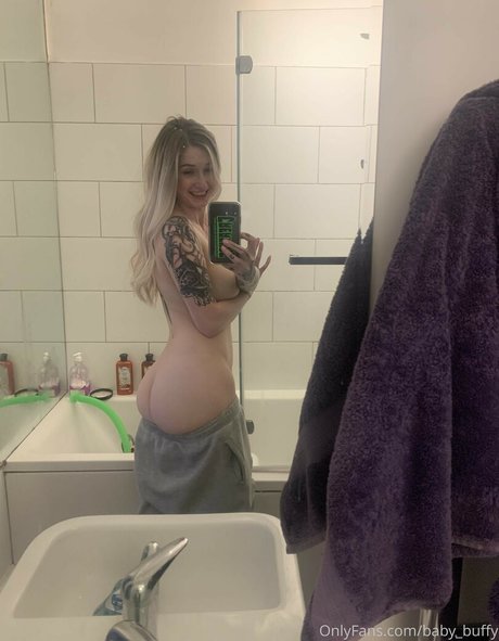 Baby Buffy modelo porno galería