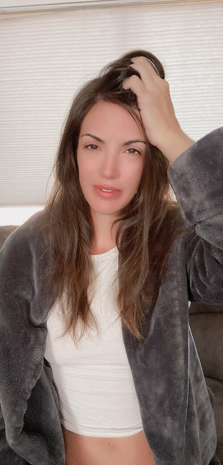 iamnotyoursub modelo xxx galería