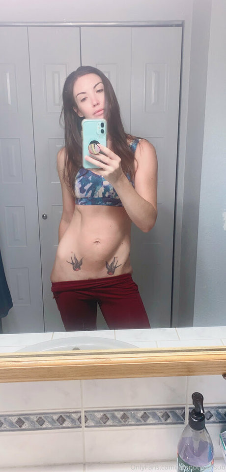 iamnotyoursub modelo porno galerías