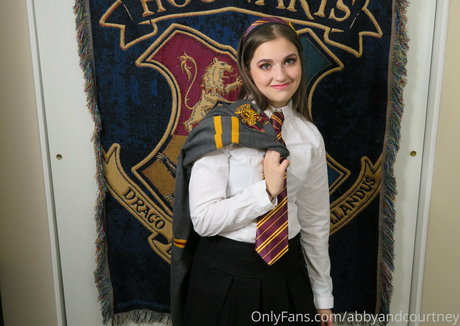 abbyandcourtney modelo adulto foto