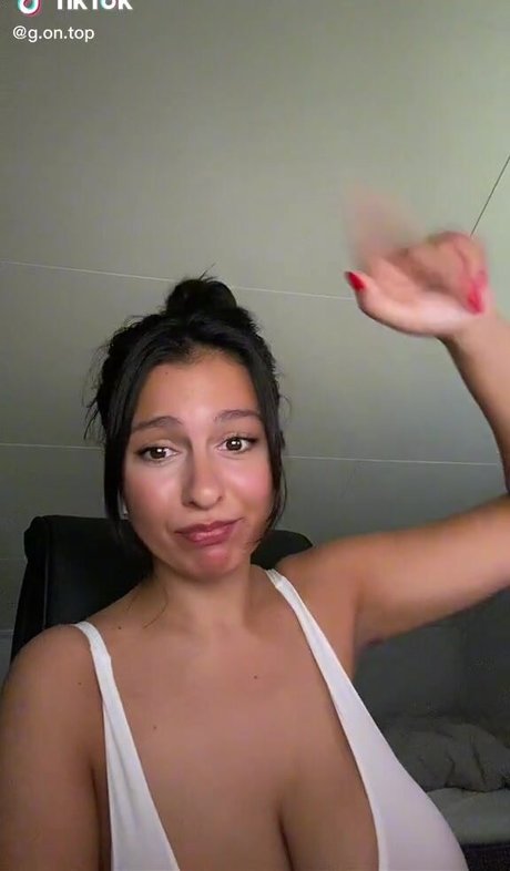 Gulia estrella sexy archivo