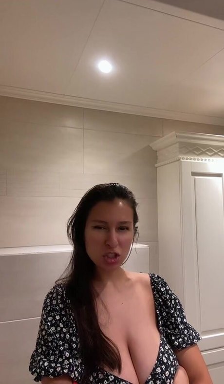 Gulia estrella erótica foto