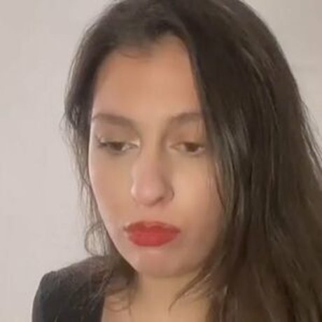 Gulia modelo pornografico imágenes