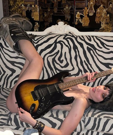 amargo deleite hermosa actriz imágenes