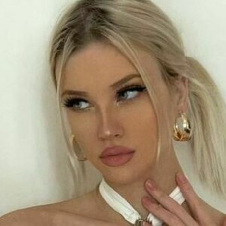 blondie angelika modelo desnudo galerías