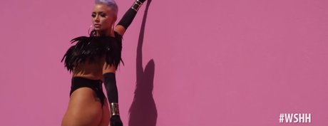 Eliza Bleu modelo caliente foto