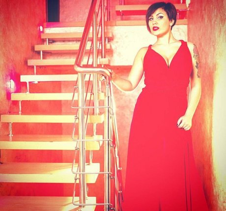 Marina Burnashova actriz caliente foto