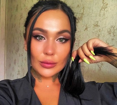 Marina Burnashova mejor estrella porno archivo