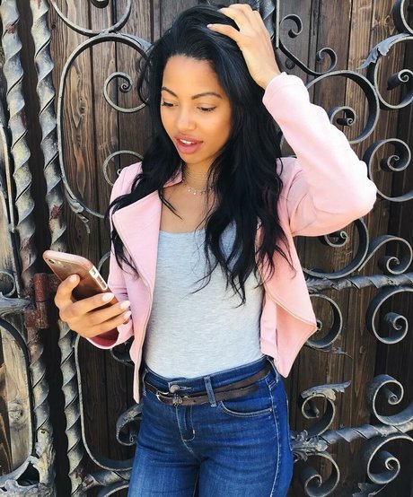 Camille Hyde sexo estrella porno galería