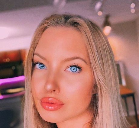 Taylor Drew modelo atractivo imagen