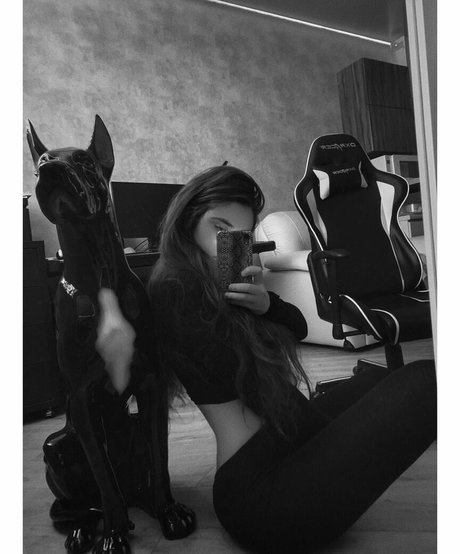 Katerina999cs modelo erótico foto