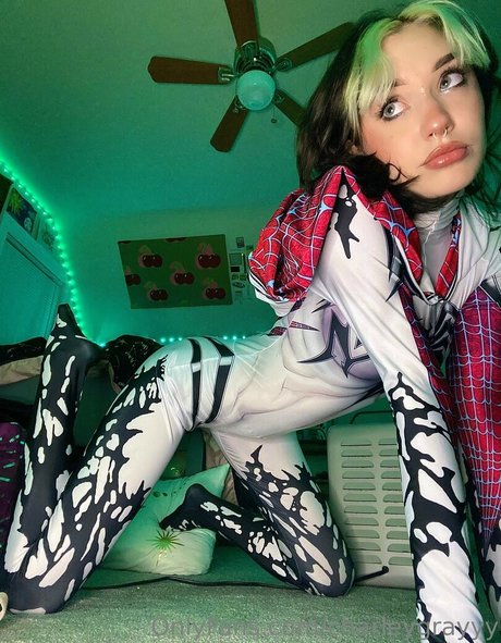 Charley Grayyy modelo atractivo imagen