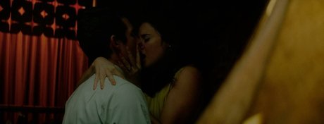 Shaliene Woodley estrella porno erótica foto