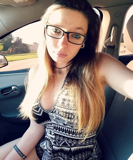 Gabby Swears arte estelar archivo