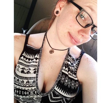 Gabby Swears arte estelar galerías