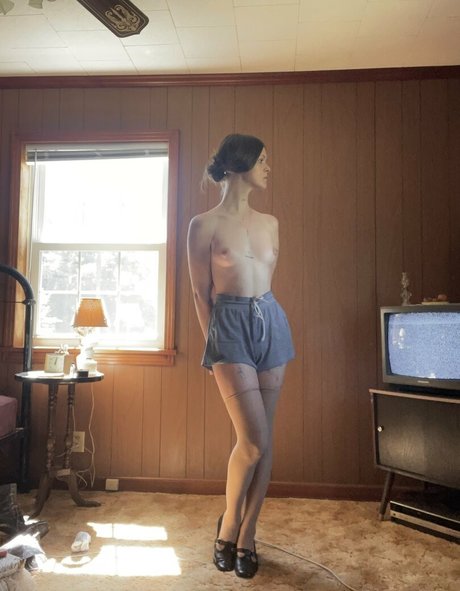 Ethel Cain buena estrella porno galería