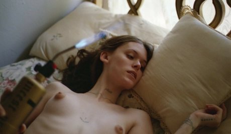 Ethel Cain estrella porno desnuda fotos