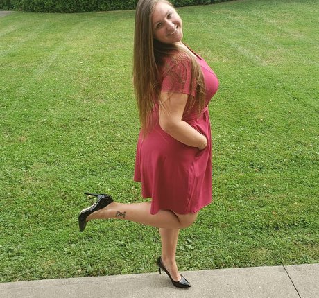 Caityy Cakesss bonita estrella porno archivo