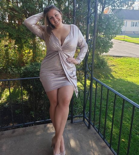 Caityy Cakesss estrella porno en alta definición galerías