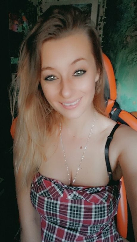 Asiagoespro actriz exclusiva imagen