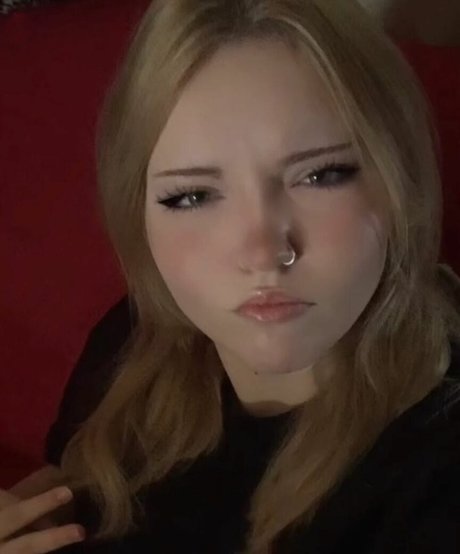 yours___truly___sav1 estrella sexy galerías