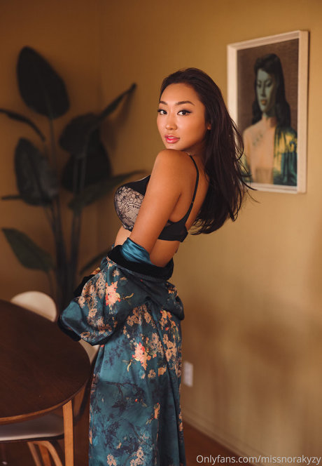 Nora Kyzy estrella perfecta recopilación