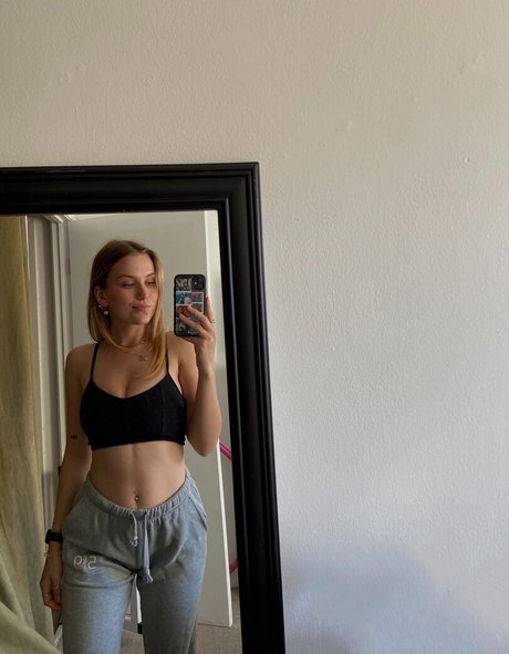 Madisun Sullivan modelo caliente imagen