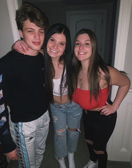 Lorraine De Souza modelo adulto foto