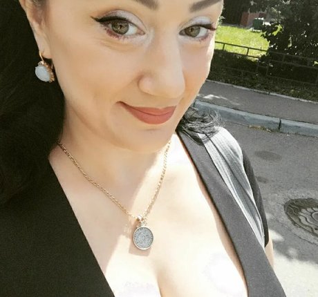 Leka Galkinstein modelo desnuda galería