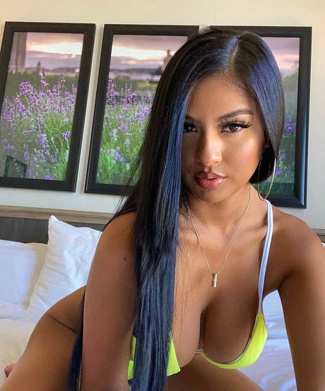 Lucero Crystal estrella porno desnuda galería