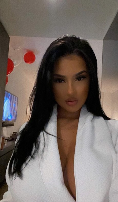 Lucero Crystal hermosa estrella porno imágenes