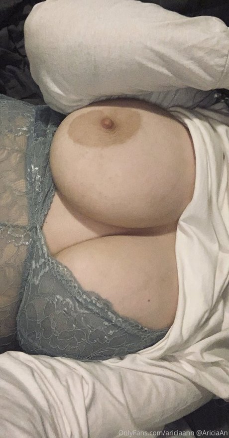 Aricia Ann hermosa estrella porno galerías