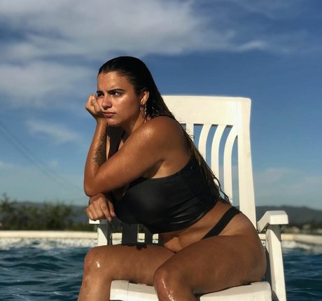 Antonela Tomatis modelo desnuda imágenes