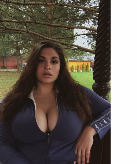 Anastasia Shark modelo sexy galerías