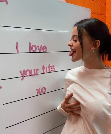 Grace Laura modelo desnuda foto